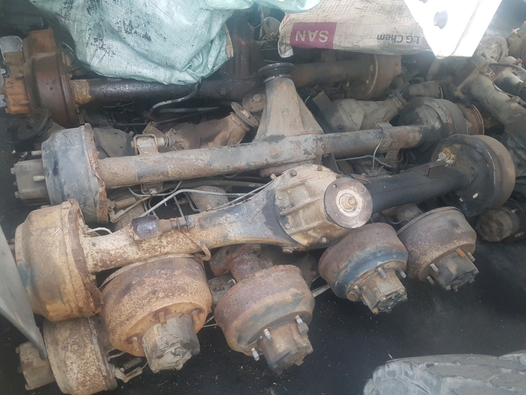 J2_REAR AXLE_02.jpg
